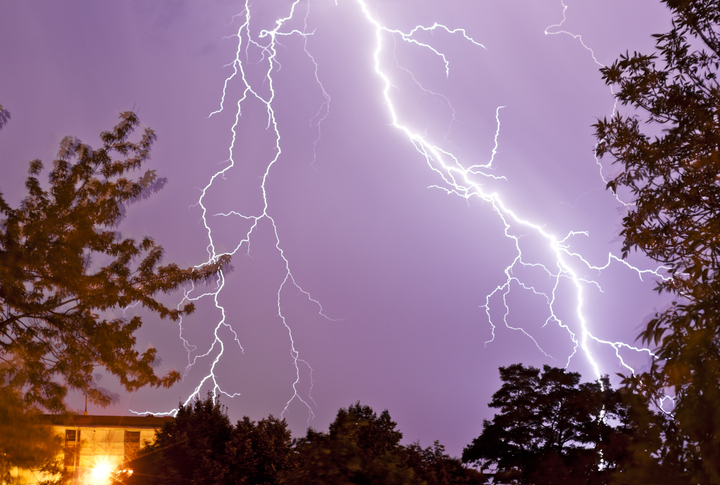 Lightning Strikes Set Home Apartment Complex Ablaze Texas